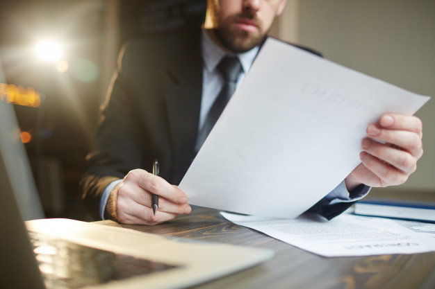 Qualifications requises pour obtenir un emploi dans un cabinet d'avocats